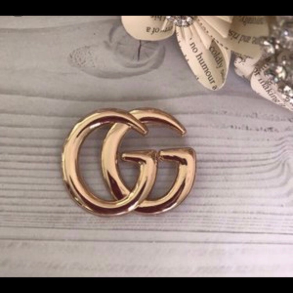 Gold G inspired brooch